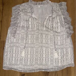 Olivaceous Gray and White Patterned Blouse